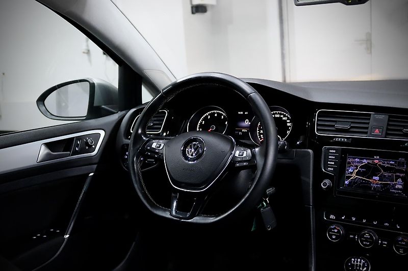 Volkswagen Golf 7 Variant 1.4 TSI 90 kW - fotka 16 z 37