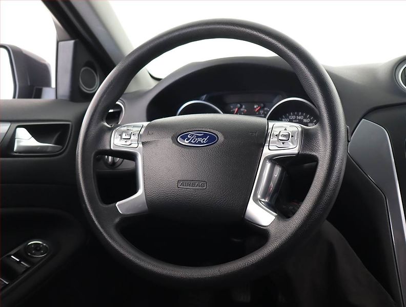 Ford Mondeo (2012) Trend 2.0 TDCi, Serv.kniha - fotka 14 z 19