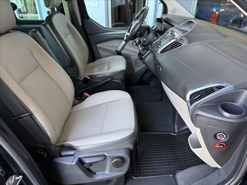 Ford Tourneo Custom 2,2 TitaniumX,114kW,po servisu - fotka 12 z 31