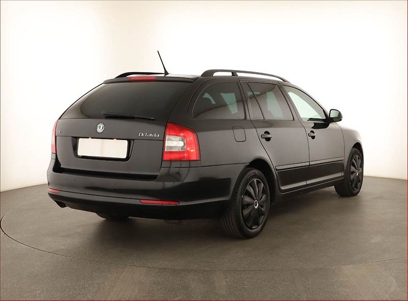 Škoda Octavia (2011) 1.6 TDI, Tempomat - fotka 5 z 12