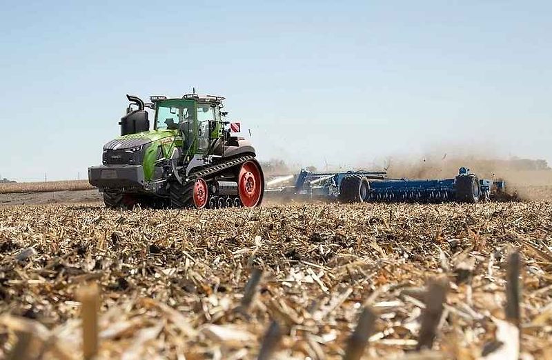 Světovou premiéru si v USA odbyl pásový traktor 1100 Vario MT Gen2 .