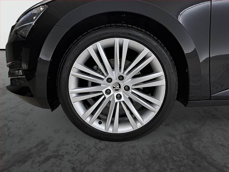 Škoda Superb (2022) Style 2.0 TSI - fotka 15 z 19