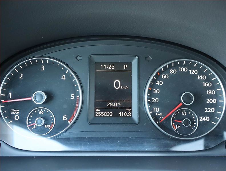 Volkswagen Touran (2013) 1.6 TDI, Automat, Navi - fotka 11 z 18