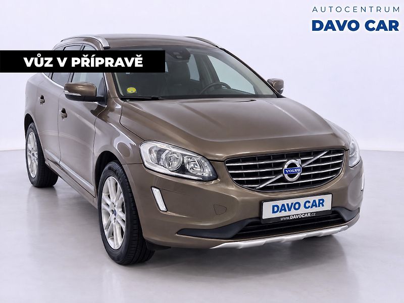 Volvo XC60 2,4 D4 140kW Summum 4x4 Aut. C - fotka 4 z 12