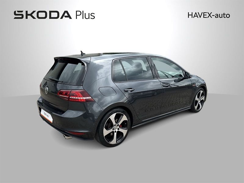 Volkswagen Golf (2016) 2.0 TSI GTI - fotka 2 z 28