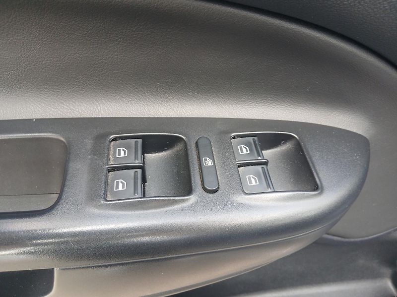 Škoda Octavia 2.0 TFSi RS - fotka 9 z 34
