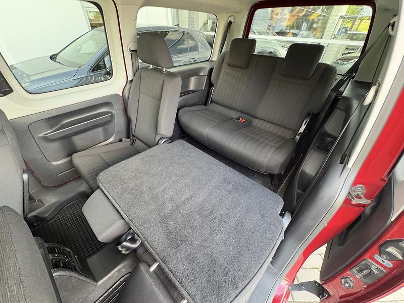 Volkswagen Caddy 2.0 TDI COMFORTLINE 75 kW M5F - fotka 21 z 27