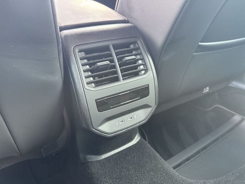 Cupra Formentor (2023) 1.4 TSI e-Hybrid DSG - fotka 27 z 32