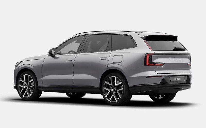 Volvo EX90 (2026) TWIN MOTOR AWD ULTRA 7míst - fotka 5 z 11