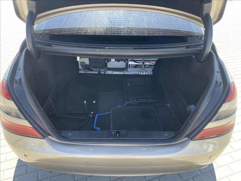 Mercedes-Benz Třídy S 3,0 320CDi 155kw nutný servis - fotka 9 z 32