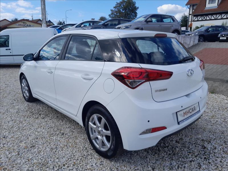 Hyundai i20 1,25i 16V 55kW - fotka 5 z 45