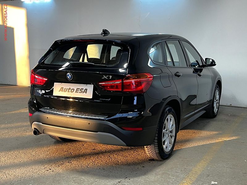 BMW X1 (2017) 1.5i, Klima - fotka 4 z 19