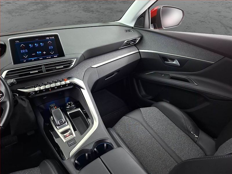 Peugeot 3008 (2019) Allure 1.6 PureTech, Automat - fotka 8 z 22