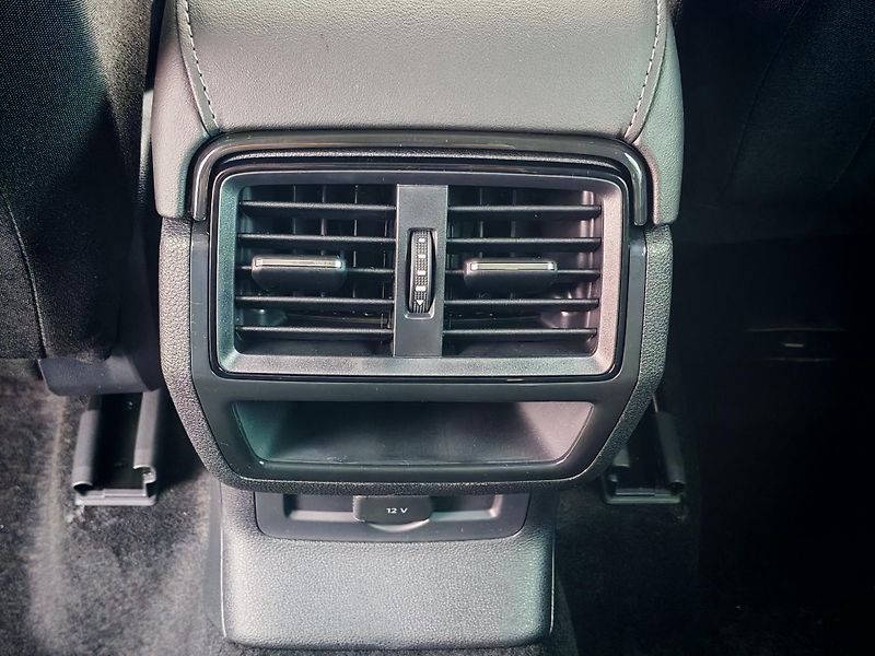 Škoda Karoq (2026) Classic 1.5 TSI 6MP - fotka 10 z 18