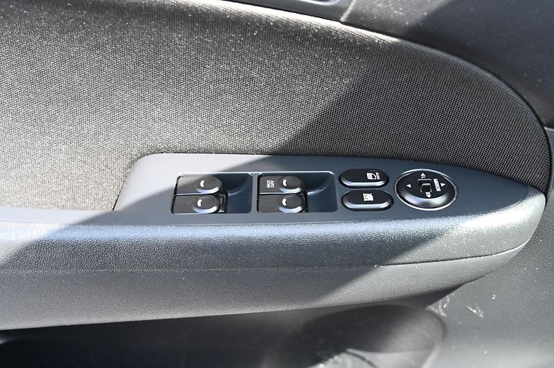Hyundai i30 1.4 80KW Edition+  LPG 6/2010 - fotka 18 z 36