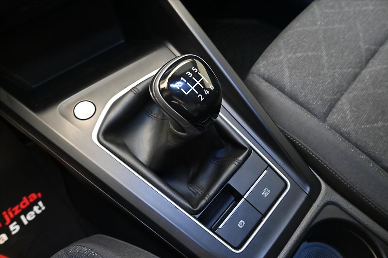 Volkswagen Golf 1,0 TSI 81kW Life Záruka až 5 - fotka 22 z 30