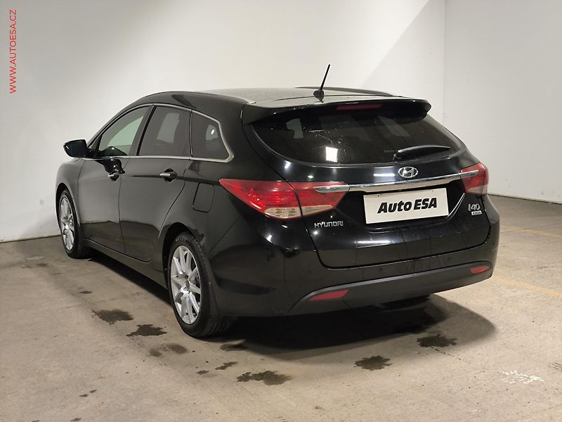 Hyundai i40 (2013) 1.7CRDi, ČR, AT, navi, xenon - fotka 4 z 17