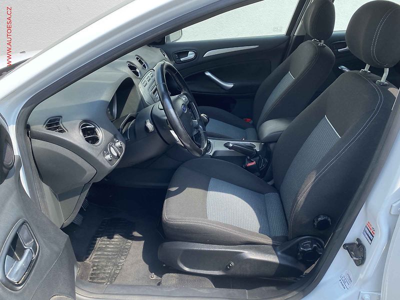 Ford Mondeo (2010) 1.8 TDCi, AC, temp - fotka 9 z 14