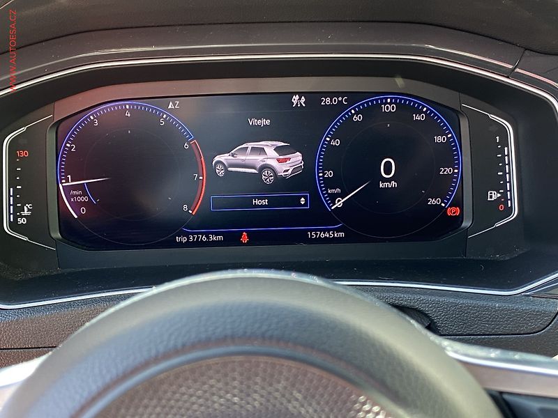 Volkswagen T-Roc (2019) 1.5 TSi, R-Line, LED, panor - fotka 18 z 18