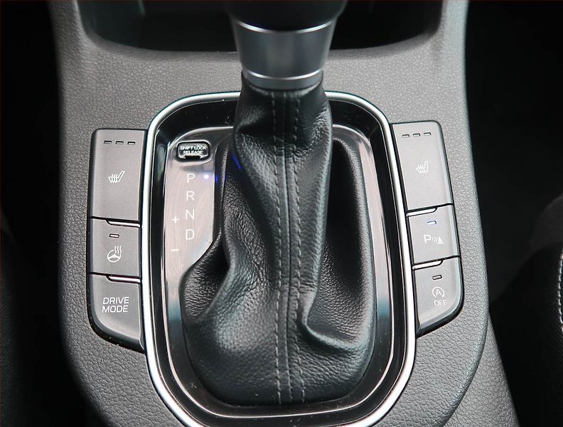 Hyundai i30 (2018) Style 1.4 T-GDI, Automat - fotka 12 z 17