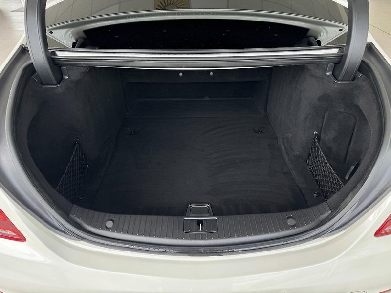 Mercedes-Benz Třídy S 350d 4MATIC*Panorama*Masáž*AMG - fotka 34 z 36