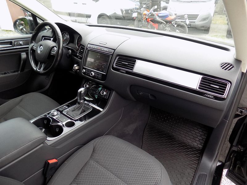 Volkswagen Touareg 3,0TDI 193 KW 4X4 DSG - fotka 32 z 51