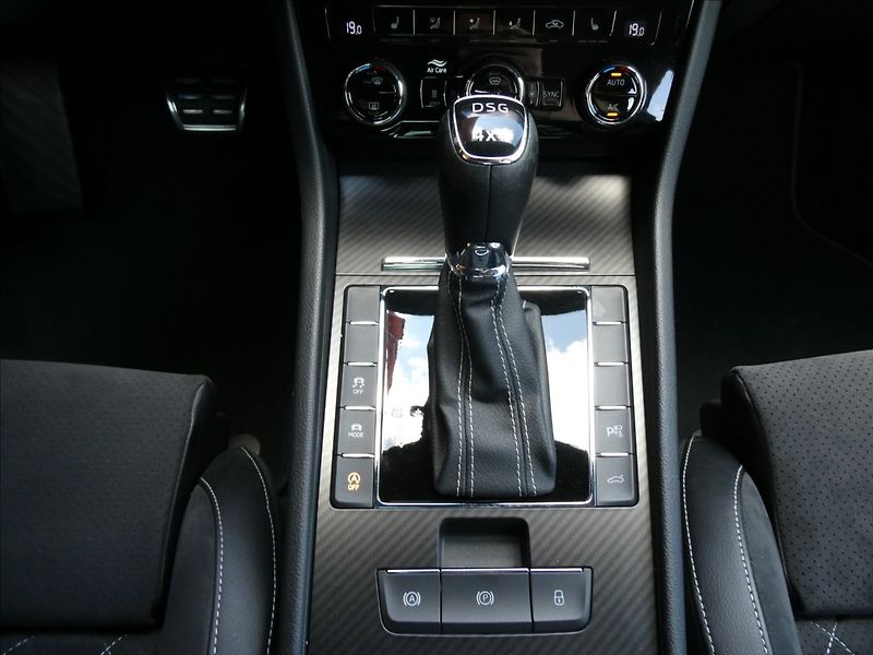 Škoda Superb 2,0 TSi SPORTLINE,1maj.,webast - fotka 30 z 50