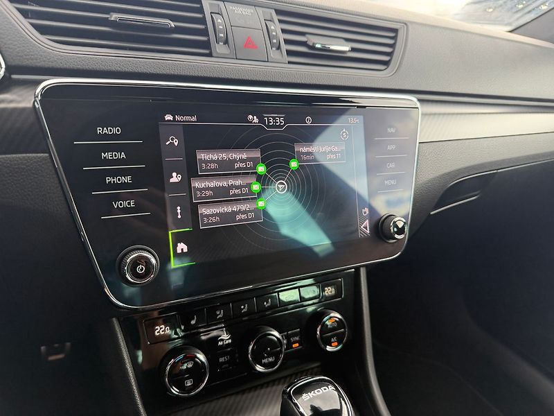 Škoda Superb Sportline 2,0TSI 140kW DSG - fotka 10 z 17