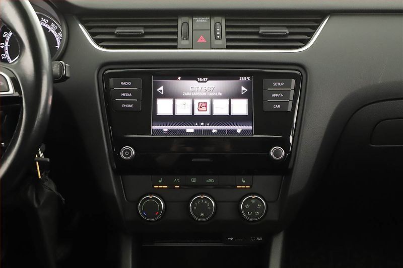Škoda Octavia (2017) 1.6 TDI, Tempomat - fotka 9 z 18