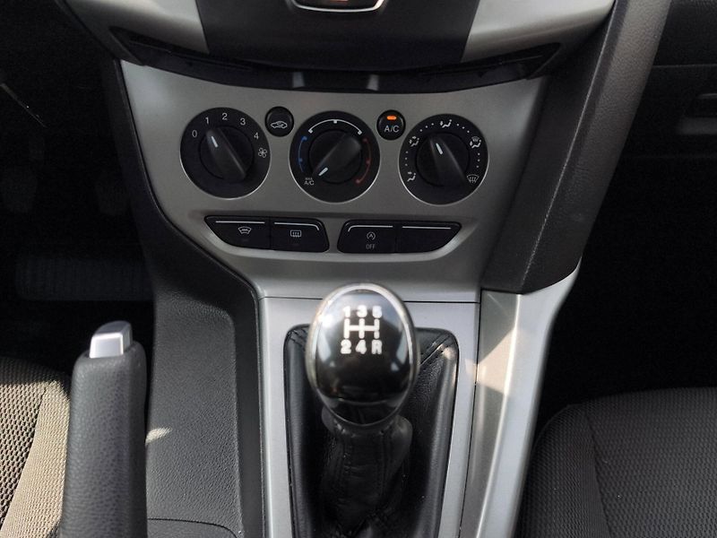 Ford Focus (2014) 1.0 74kW, ČR, 1. majitel, klim - fotka 17 z 21