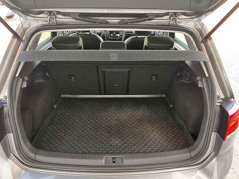 Volkswagen Golf 2.0 TDi 110kw plný servis!  - fotka 14 z 24