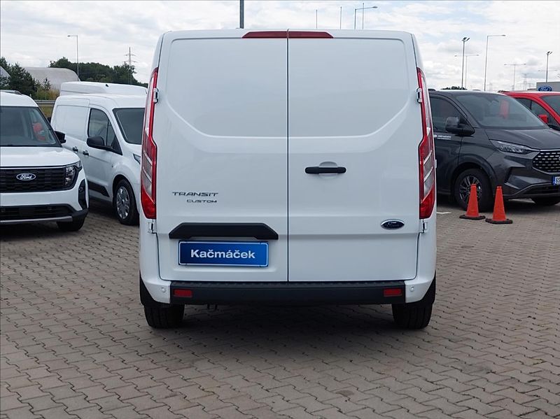 Ford Transit Custom 2,0 EcoBlue Trend L1 DPH - fotka 4 z 26