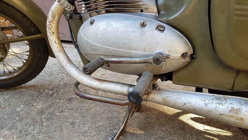 Vojenská Jawa 350