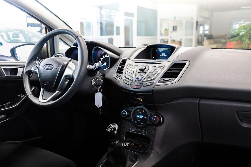 Ford Fiesta (2013) 1.0 59kW Digi Klima 33000KM - fotka 13 z 18