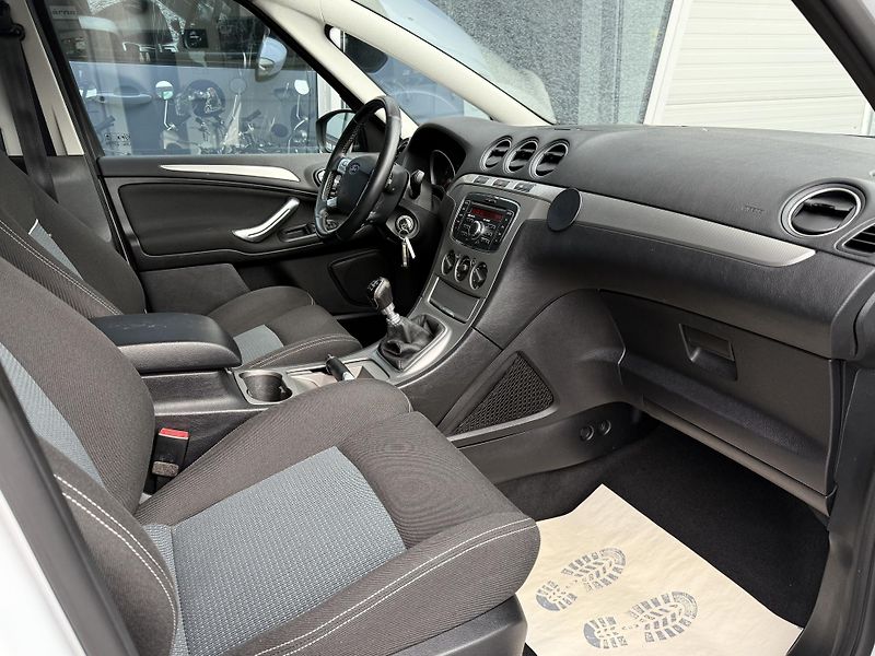 Ford S-MAX 1,6 SCTi AKCE ! - fotka 19 z 27