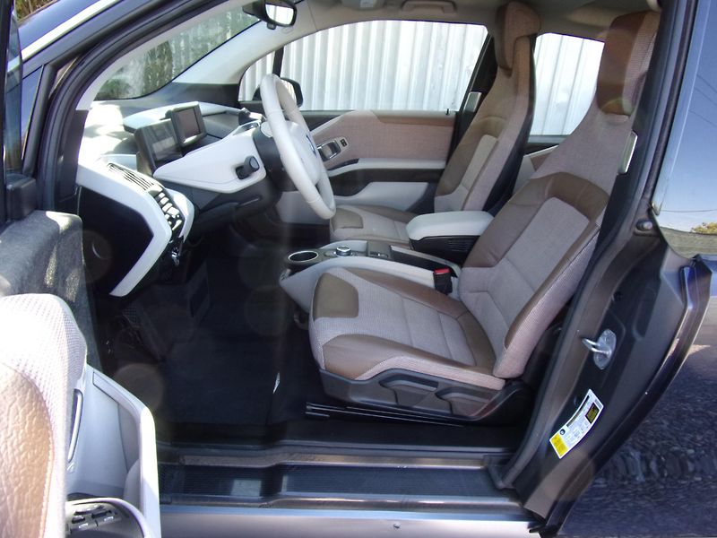 BMW i3 (2020) 120Ah 42kWhBEV  NÁJEZD 42000KM - fotka 9 z 23