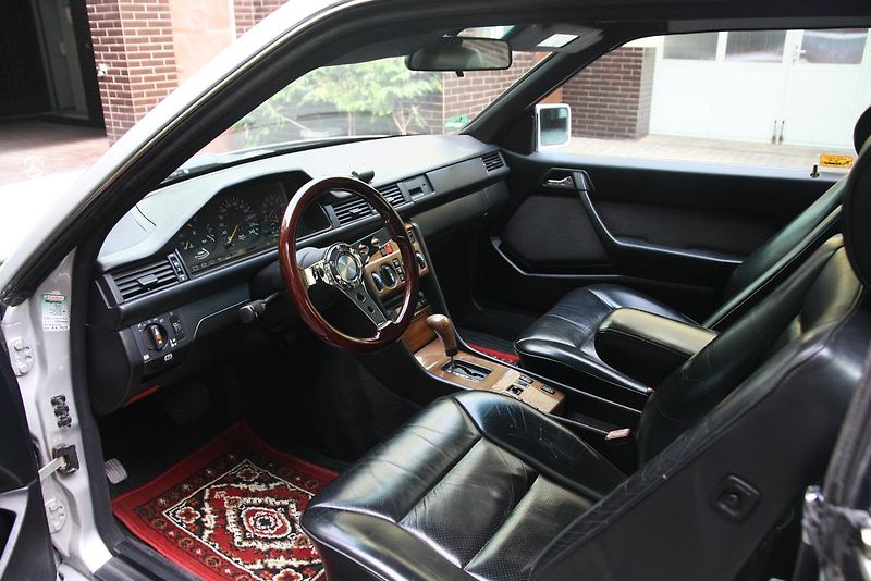 Mercedes-Benz 124 (1987) 300 CE - fotka 9 z 21