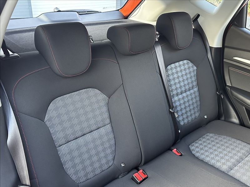 MG ZS 1,5 DVVT 106PS  Essential - fotka 20 z 54
