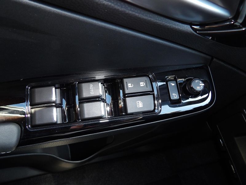 Isuzu D-Max (2026) LSE 2.2L 163K 4x4 8st. A/T - fotka 37 z 45