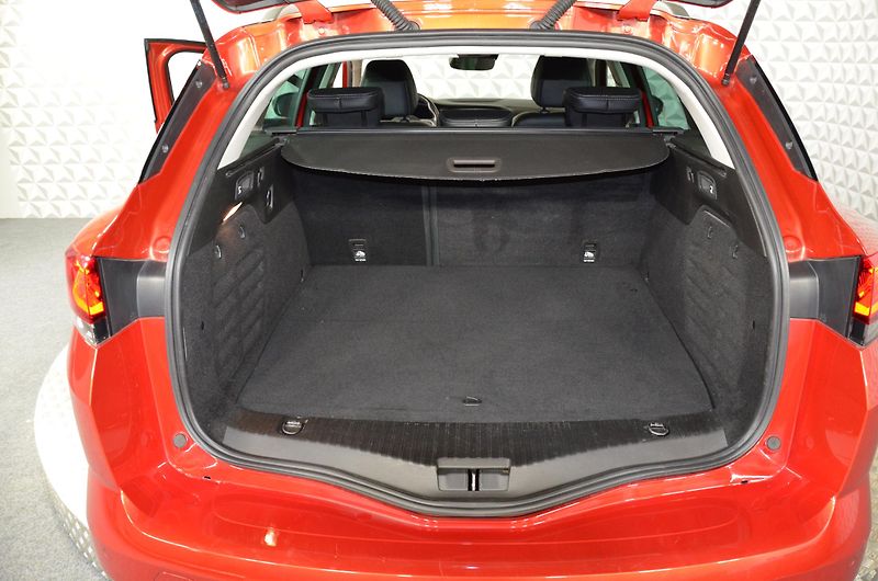 Renault Mégane (2023) E-Tech Electric GT 1.6PHEV Tec - fotka 17 z 18