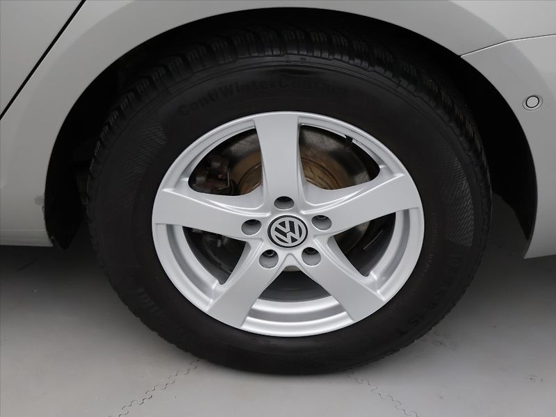 Volkswagen Golf 1,4 TSI 90kW DSG Highline Xeno - fotka 29 z 36