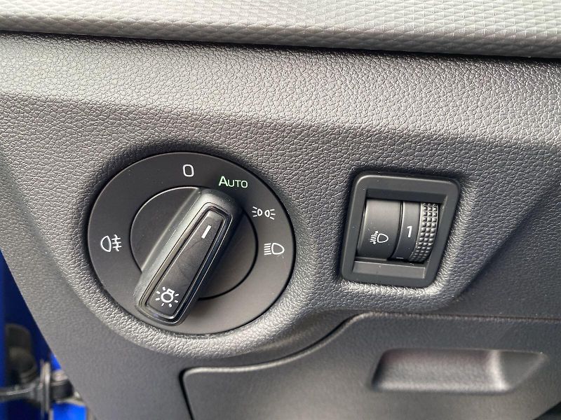 Škoda Kamiq (2022) 1.0 TSI Ambition - fotka 14 z 32