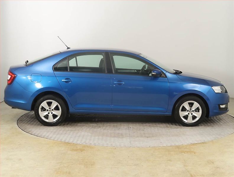 Škoda Rapid (2019) 1.0 TSI, Park. senzory - fotka 6 z 17