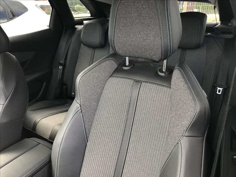 Peugeot 3008 1,5 1.5 BlueHDI 130 EAT8 96kw - fotka 18 z 27