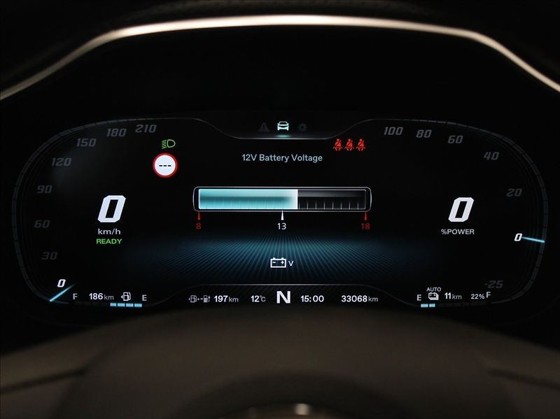 MG EHS 1,5 PHEV 190kW Exclusive PANO - fotka 28 z 28