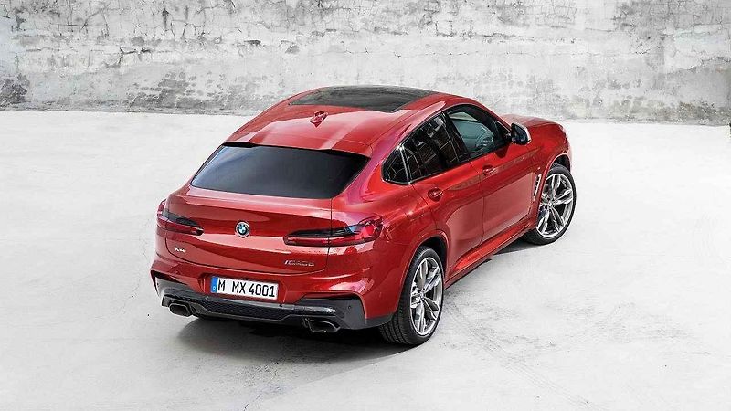 BMW X4.