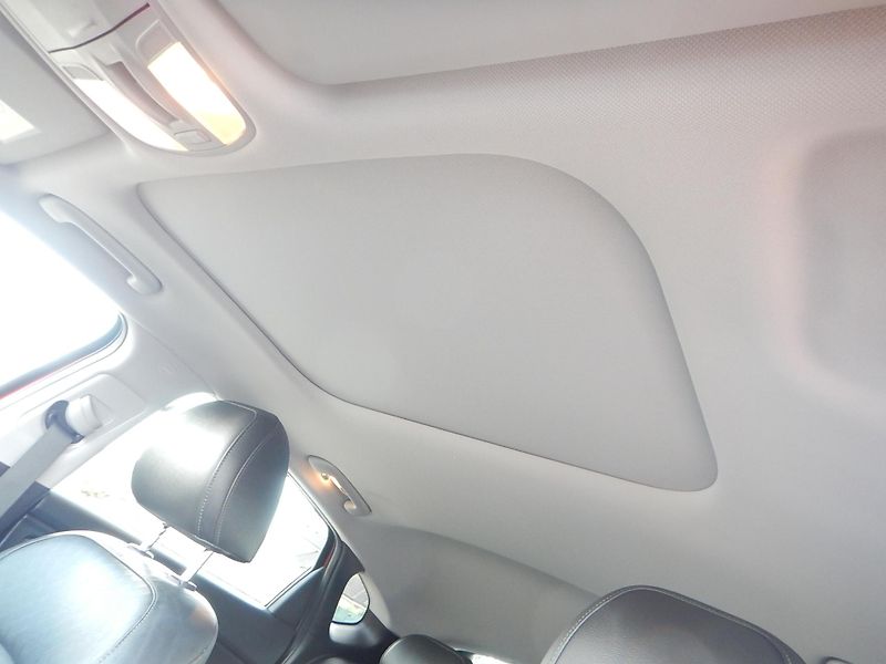 Hyundai i30 FASTBACK, 1.4 GDi TURBO, AUT - fotka 28 z 35