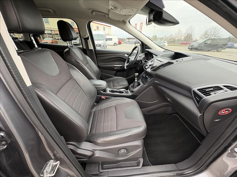 Ford Kuga 2,0 TDCi 120kW 4x4,Individual - fotka 31 z 41