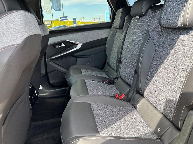 Peugeot 5008 (2026) BUSINESS Hybrid 145 e-DCS6     - fotka 22 z 25