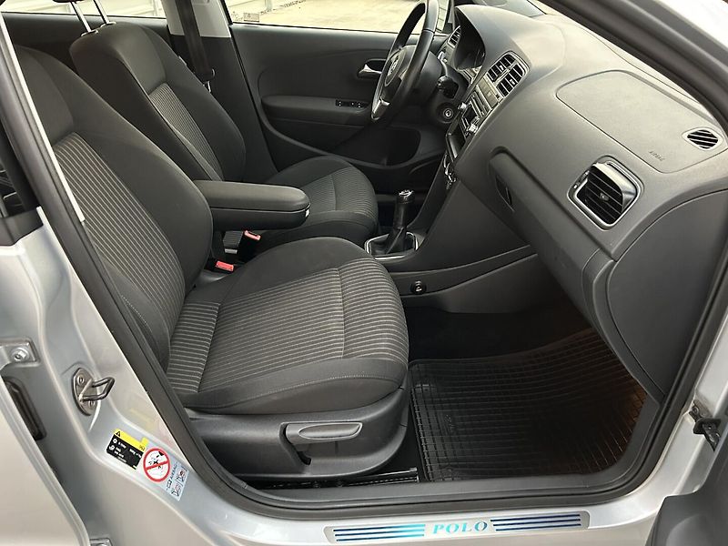Volkswagen Polo 1.4 TSI Comfort - fotka 19 z 25